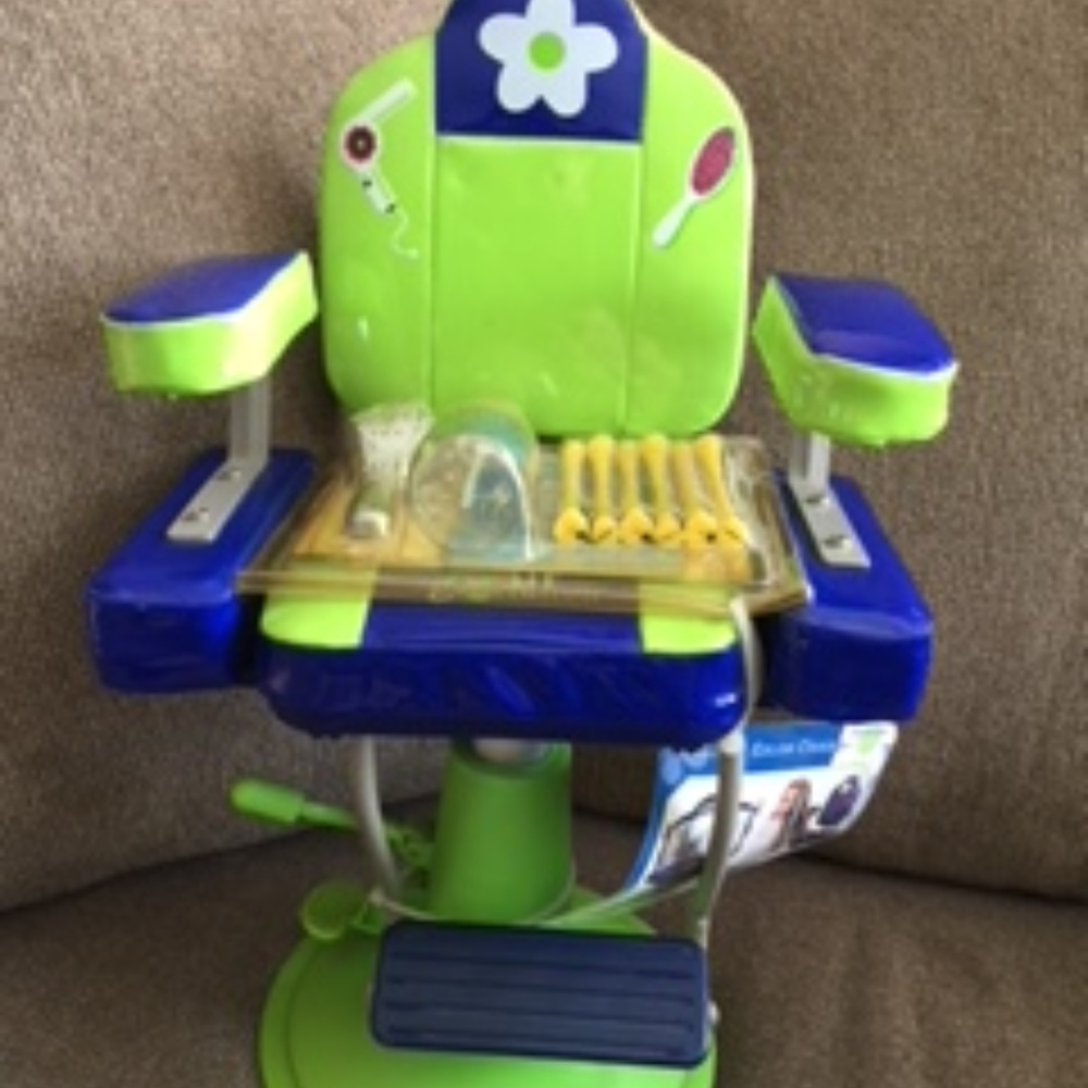 Salon Chair - Picture 2 of 3